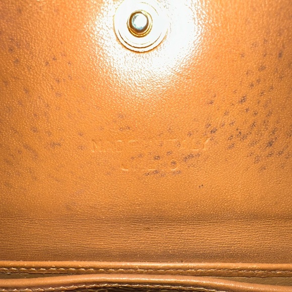 Vintage Celine Tan Leather Wallet with Gold Clasp - preloved - Picture 7 of 7